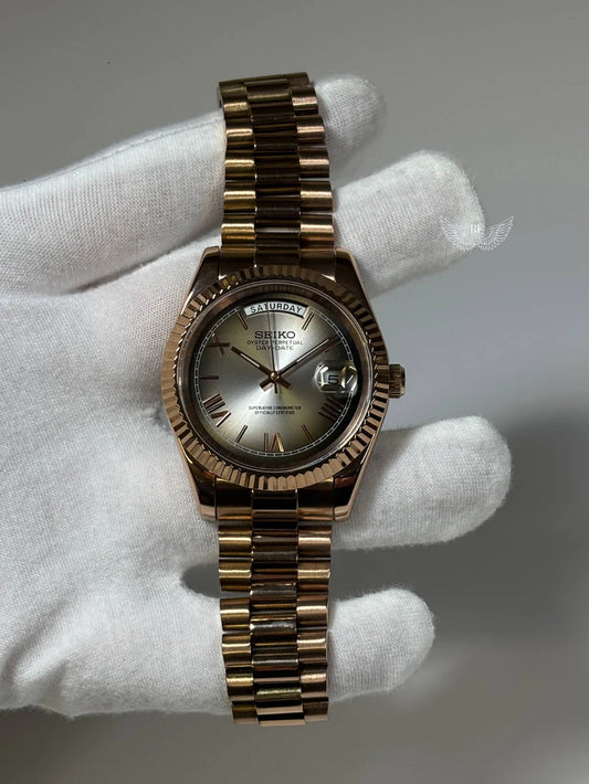 Rose Roman Dial