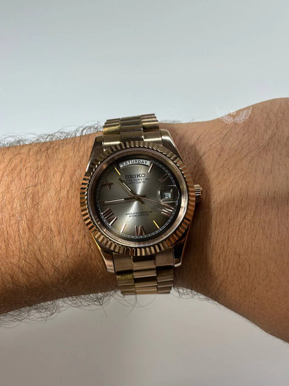 Rose Roman Dial