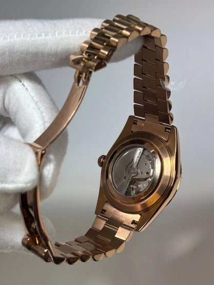 Rose Roman Dial